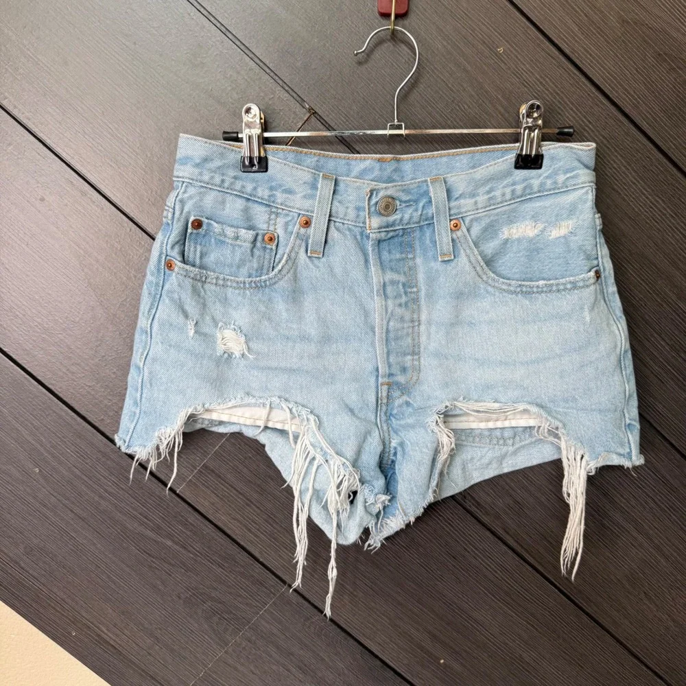 Levi's Women 501 Original Distressed Cutoff Denim Shorts W26 Light Wash Grunge
